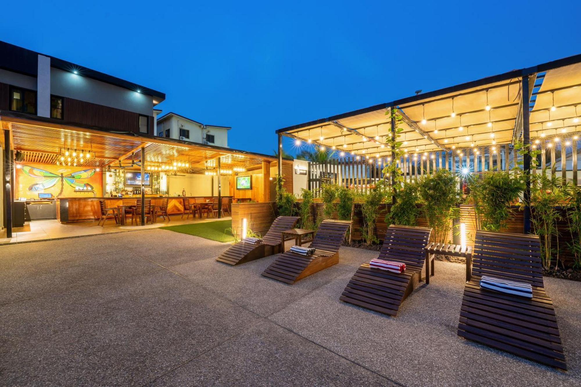 Eden Gardens Hotel Acra Exterior foto