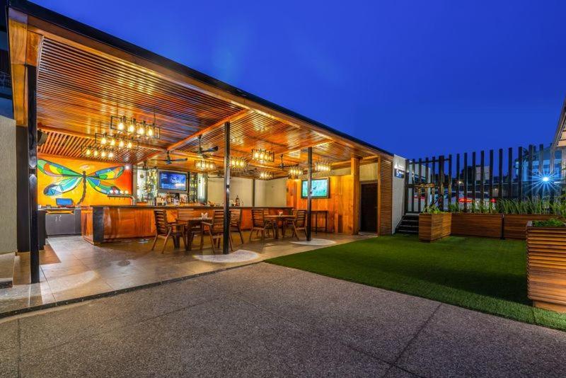 Eden Gardens Hotel Acra Exterior foto